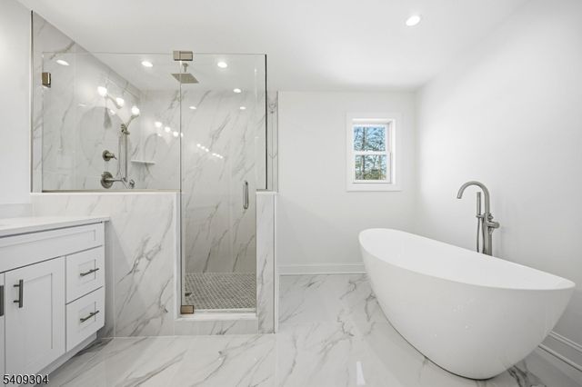 29 Eagles Nest Ter, West Milford Twp., NJ 07480