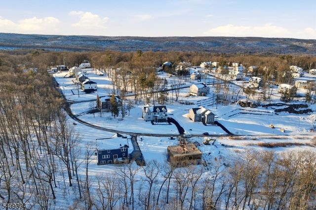 29 Eagles Nest Ter, West Milford Twp., NJ 07480