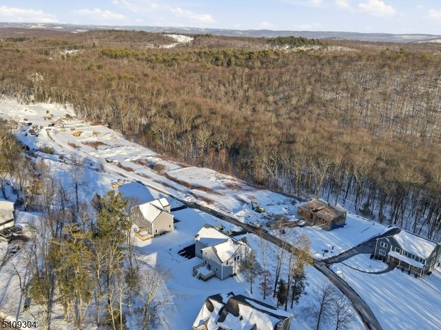 29 Eagles Nest Ter, West Milford Twp., NJ 07480