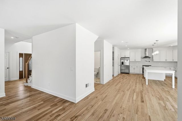 29 Eagles Nest Ter, West Milford Twp., NJ 07480