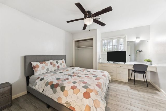 807 W Murrill Street, Baytown, TX 77520