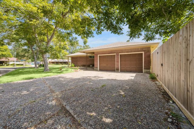 807 W Murrill Street, Baytown, TX 77520