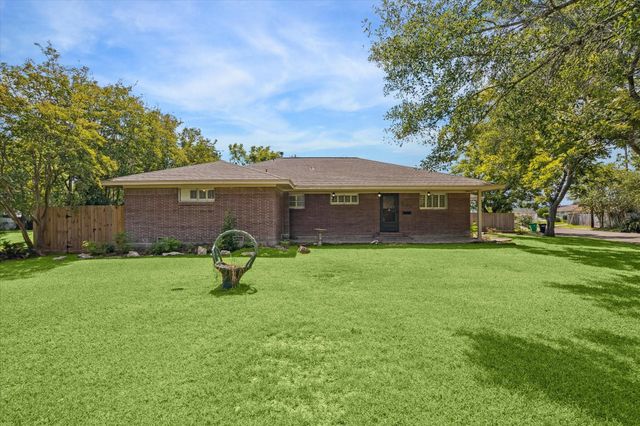 807 W Murrill Street, Baytown, TX 77520