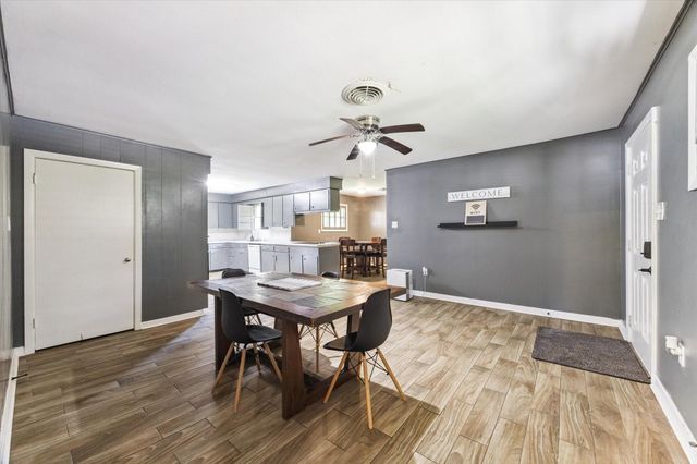 807 W Murrill Street, Baytown, TX 77520