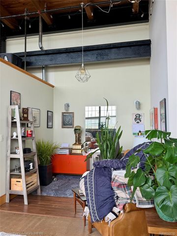 3434 RUSSELL Street 27-207, Detroit, MI 48207