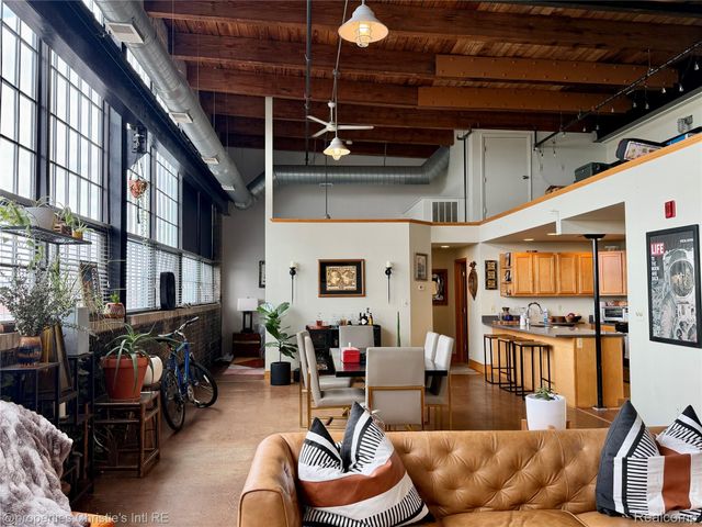 3434 RUSSELL Street 27-207, Detroit, MI 48207