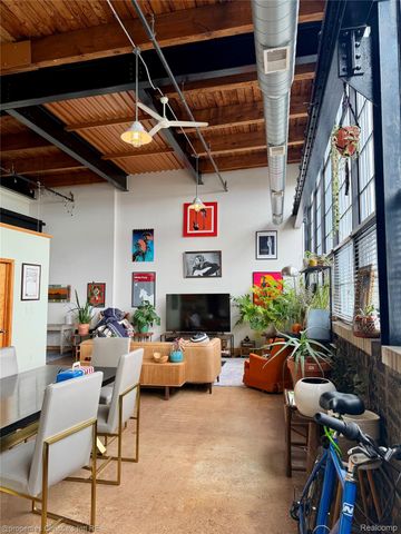 3434 RUSSELL Street 27-207, Detroit, MI 48207
