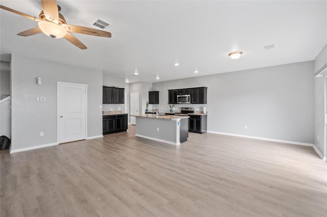 509 Peony CT, Jarrell, TX 76537