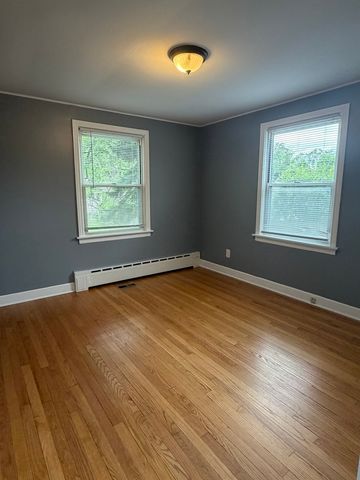 1024 S Wolf Road, Des Plaines, IL 60016