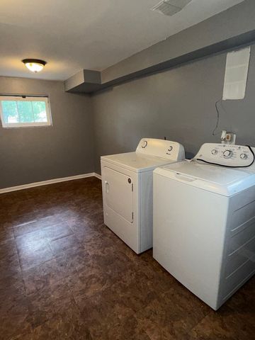 1024 S Wolf Road, Des Plaines, IL 60016