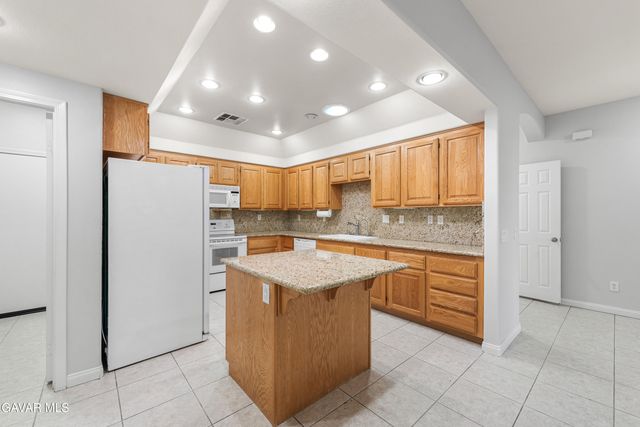 44149 Westridge Drive, Lancaster, CA 93536