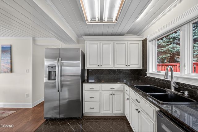 1109 Ski View Drive, Gatlinburg, TN 37738