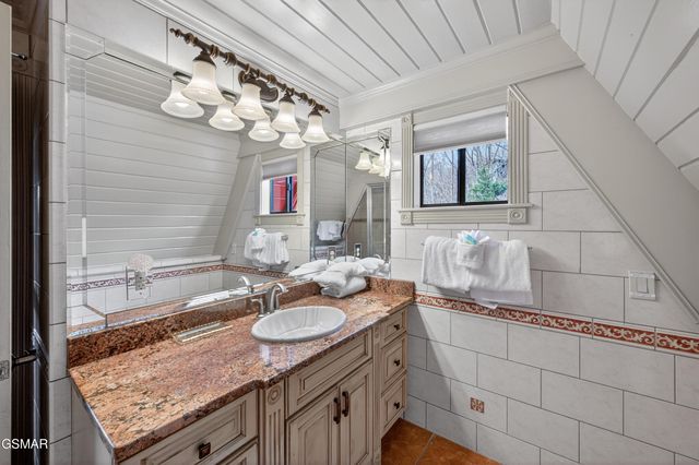 1109 Ski View Drive, Gatlinburg, TN 37738