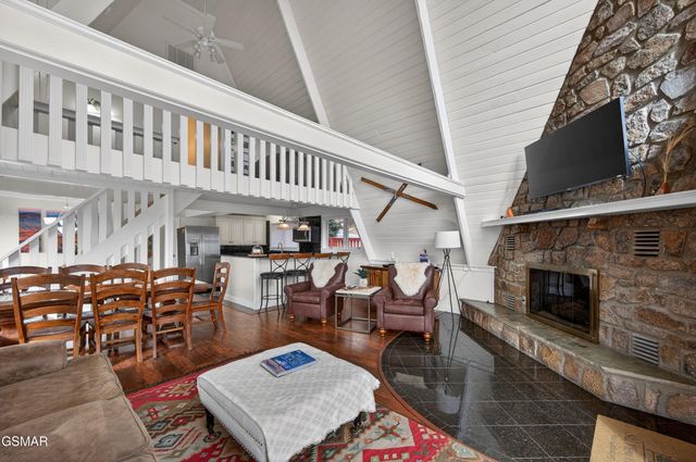 1109 Ski View Drive, Gatlinburg, TN 37738