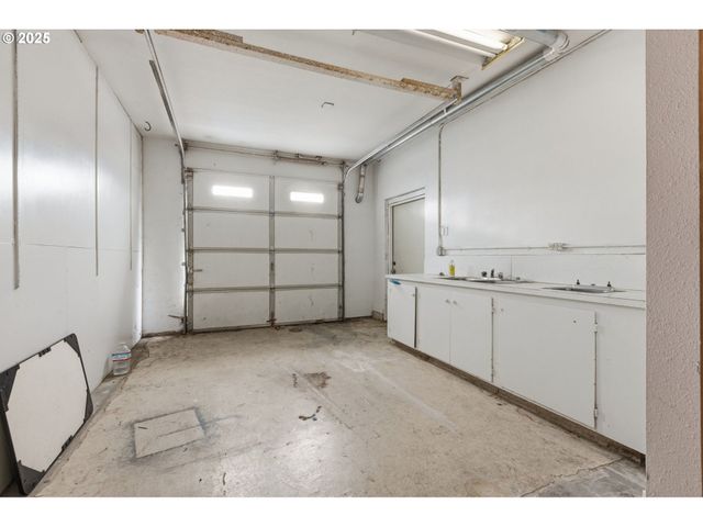 47470 HIGHWAY 58, Oakridge, OR 97463