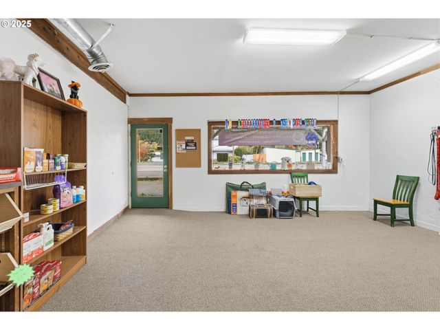 47470 HIGHWAY 58, Oakridge, OR 97463