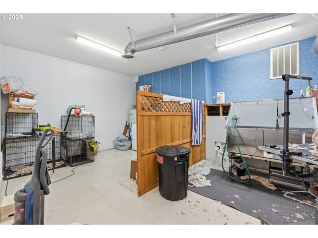 47470 HIGHWAY 58, Oakridge, OR 97463