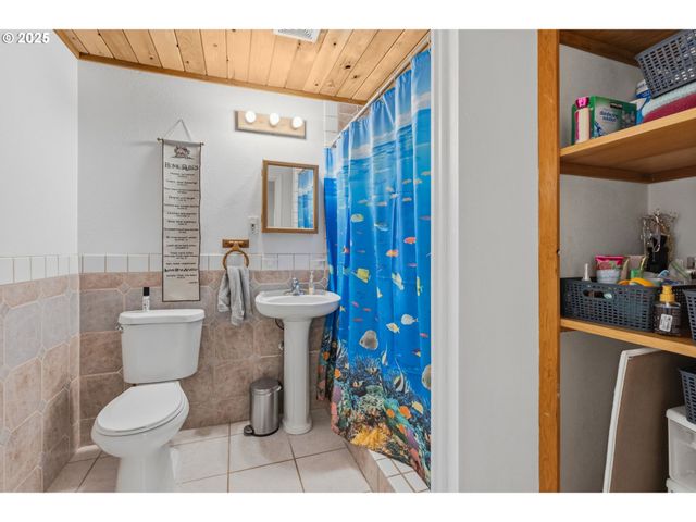 47470 HIGHWAY 58, Oakridge, OR 97463