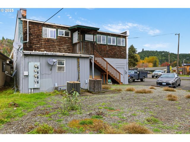 47470 HIGHWAY 58, Oakridge, OR 97463