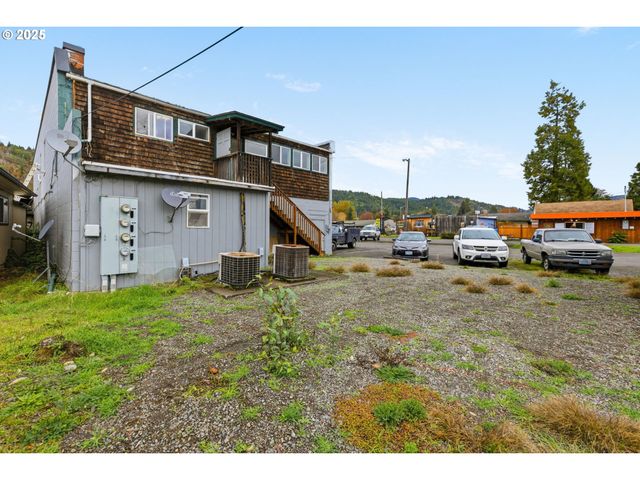 47470 HIGHWAY 58, Oakridge, OR 97463
