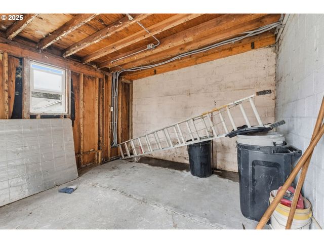 47470 HIGHWAY 58, Oakridge, OR 97463