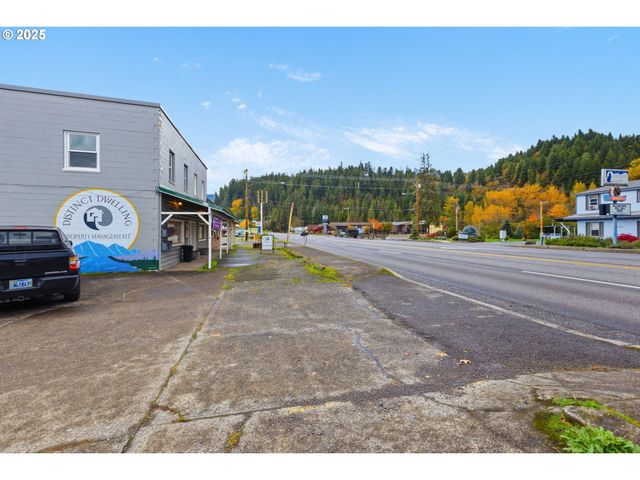47470 HIGHWAY 58, Oakridge, OR 97463