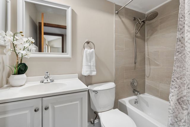 602 Country Lane, Des Plaines, IL 60016