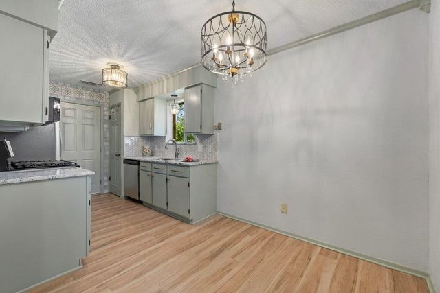 704 Brookwood CIR, Taylor, TX 76574