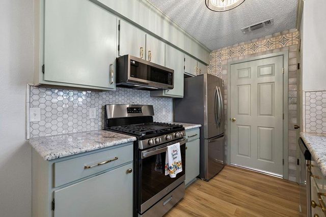 704 Brookwood CIR, Taylor, TX 76574