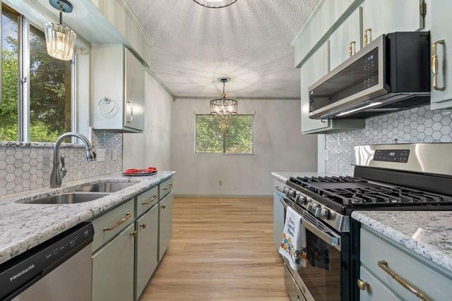 704 Brookwood CIR, Taylor, TX 76574