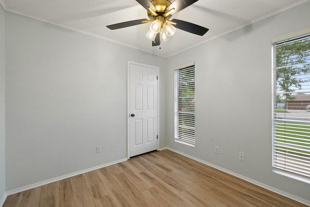 704 Brookwood CIR, Taylor, TX 76574