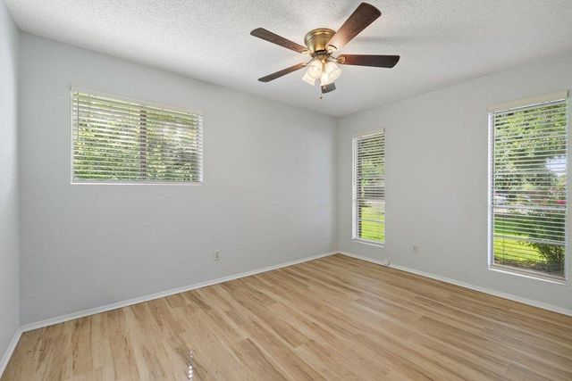 704 Brookwood CIR, Taylor, TX 76574