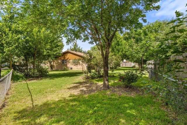 704 Brookwood CIR, Taylor, TX 76574