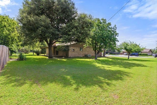 704 Brookwood CIR, Taylor, TX 76574