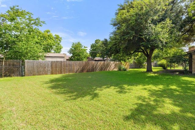 704 Brookwood CIR, Taylor, TX 76574
