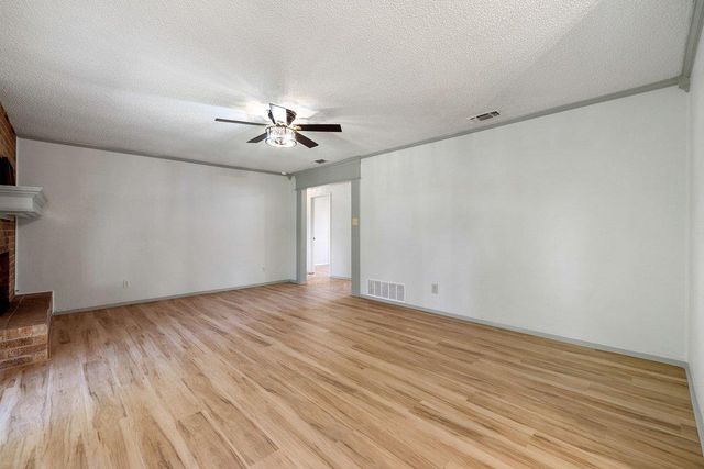 704 Brookwood CIR, Taylor, TX 76574