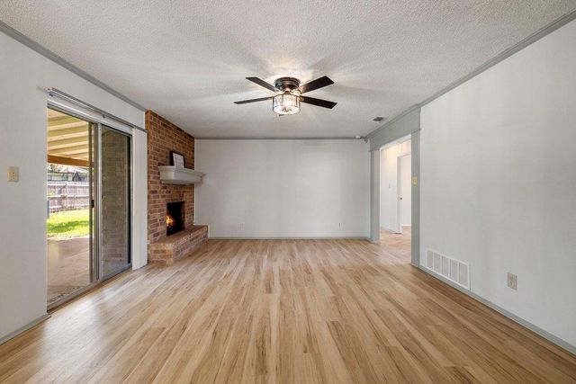 704 Brookwood CIR, Taylor, TX 76574