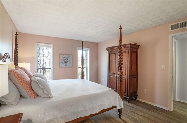 210 Woodcliff Drive, Atlanta, GA 30350