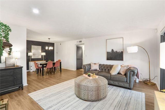 210 Woodcliff Drive, Atlanta, GA 30350