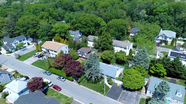 28 Cross Street, Locust Valley, NY 11560