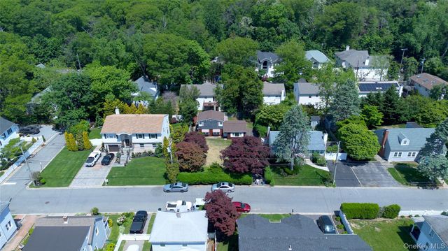 28 Cross Street, Locust Valley, NY 11560
