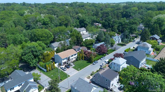28 Cross Street, Locust Valley, NY 11560