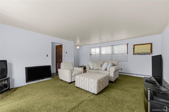 28 Cross Street, Locust Valley, NY 11560