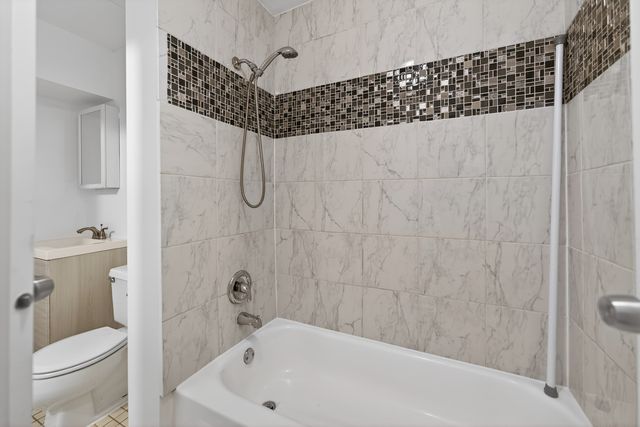 362 W Miner Street 1A, Arlington Heights, IL 60005