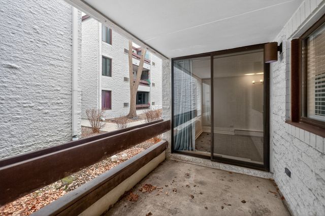 362 W Miner Street 1A, Arlington Heights, IL 60005