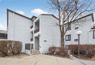 362 W Miner Street 1A, Arlington Heights, IL 60005