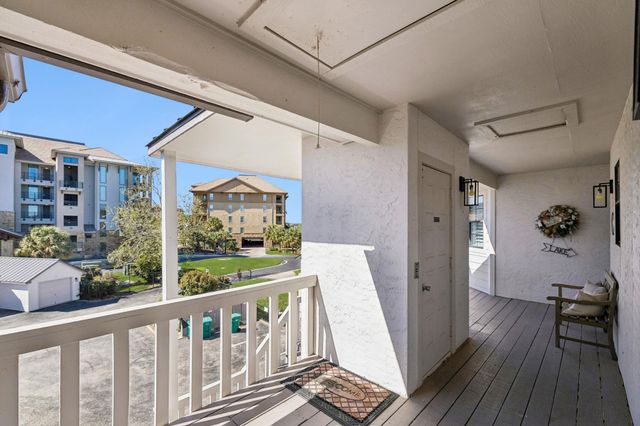 101 Island DR, Horseshoe Bay, TX 78657