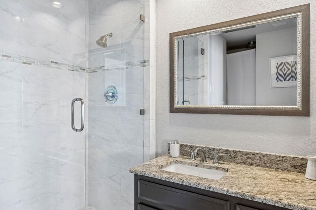 101 Island DR, Horseshoe Bay, TX 78657