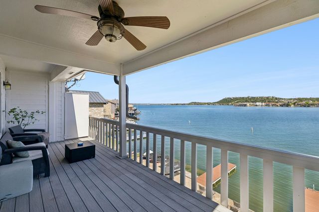 101 Island DR, Horseshoe Bay, TX 78657
