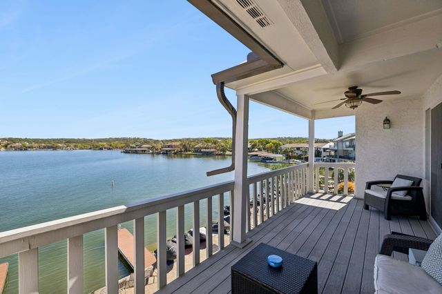 101 Island DR, Horseshoe Bay, TX 78657